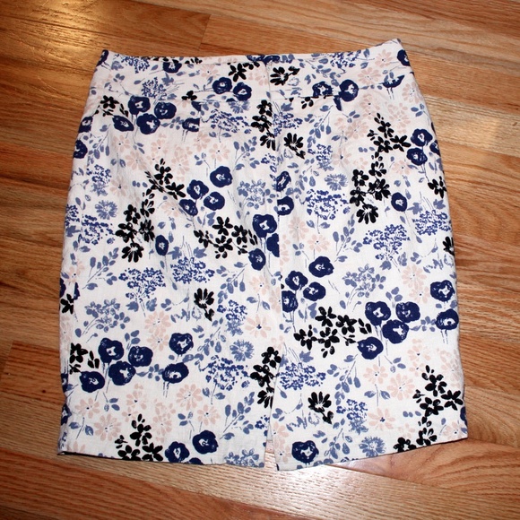 Women's Ann Taylor Petite Pencil Skirt (123) - Picture 2 of 4